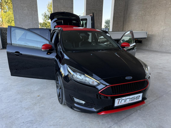 Ford Focus ST-Line Red Black